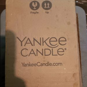 22oz Yankee candle cotton linen. New